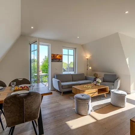 Strandhaus 16 *